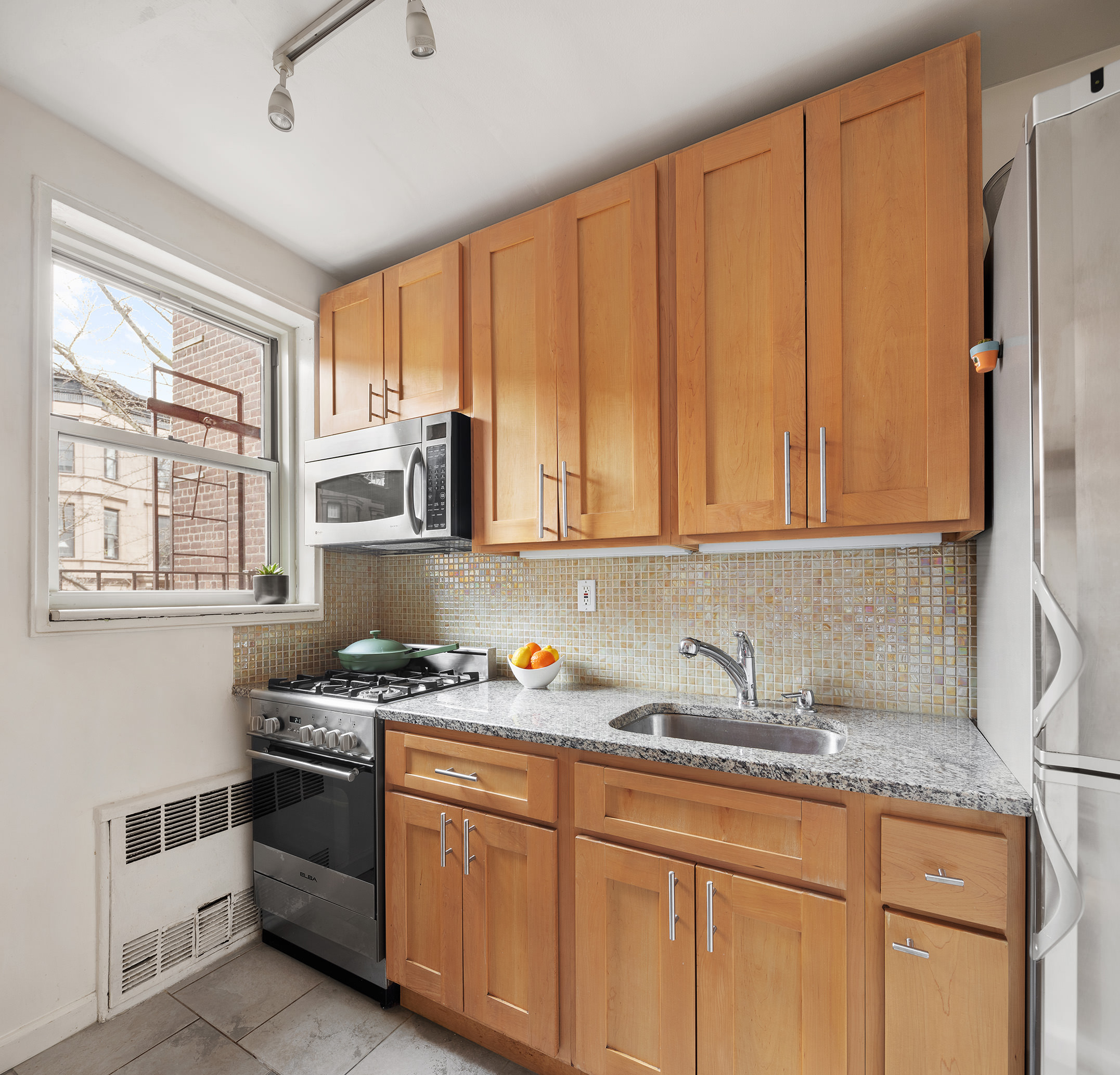 220 Berkeley Place, Unit 2E Brooklyn, NY 11217 - Photo 6 of 9