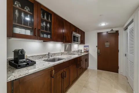 $429,000 | 223 Saratoga Road, Unit 1008, Honolulu, HI 96815