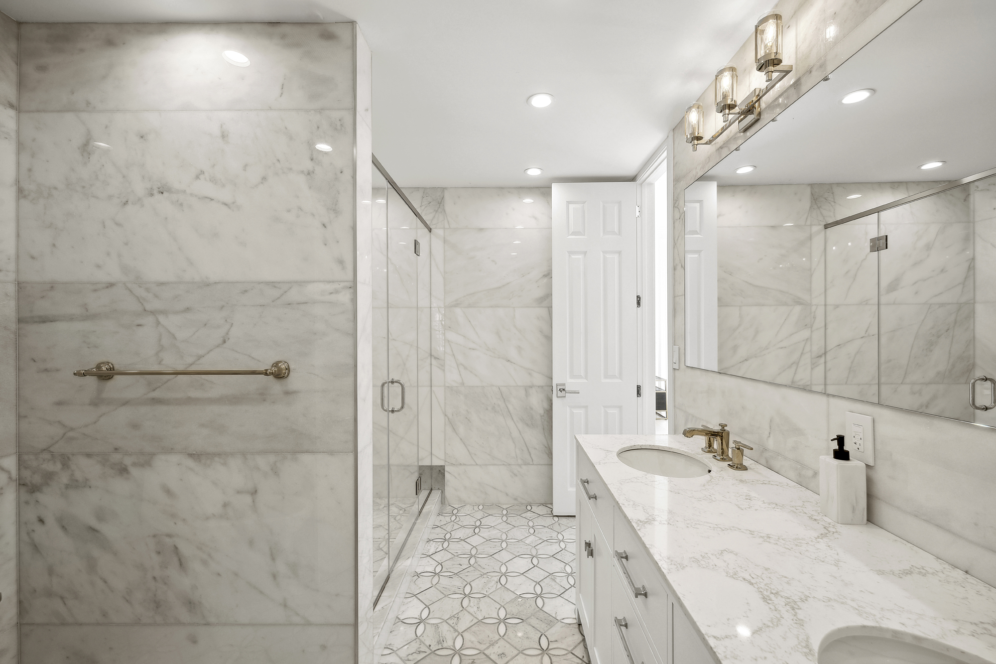 222 East 61st Street Manhattan, NY 10065 - Photo 13 of 30