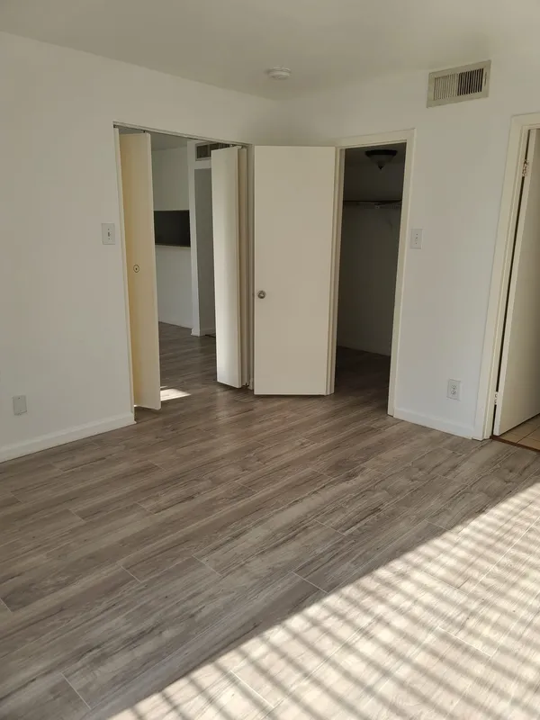 $69,000 | 2822 South Bartell Drive, Houston, TX 77054