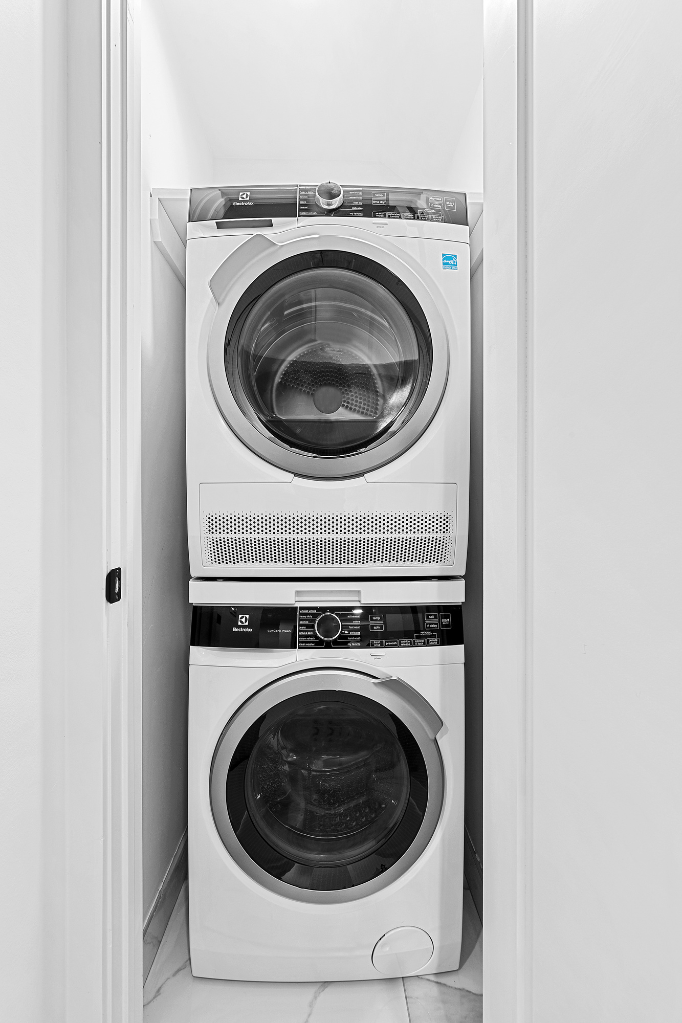162 Cornelia Street, Unit 1 Brooklyn, NY 11221 - Photo 10 of 11 a utility room with dryer and washer