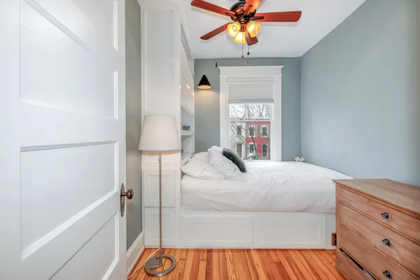 $1,300,000 | 935 15th Street Southeast, Washington, DC 20003