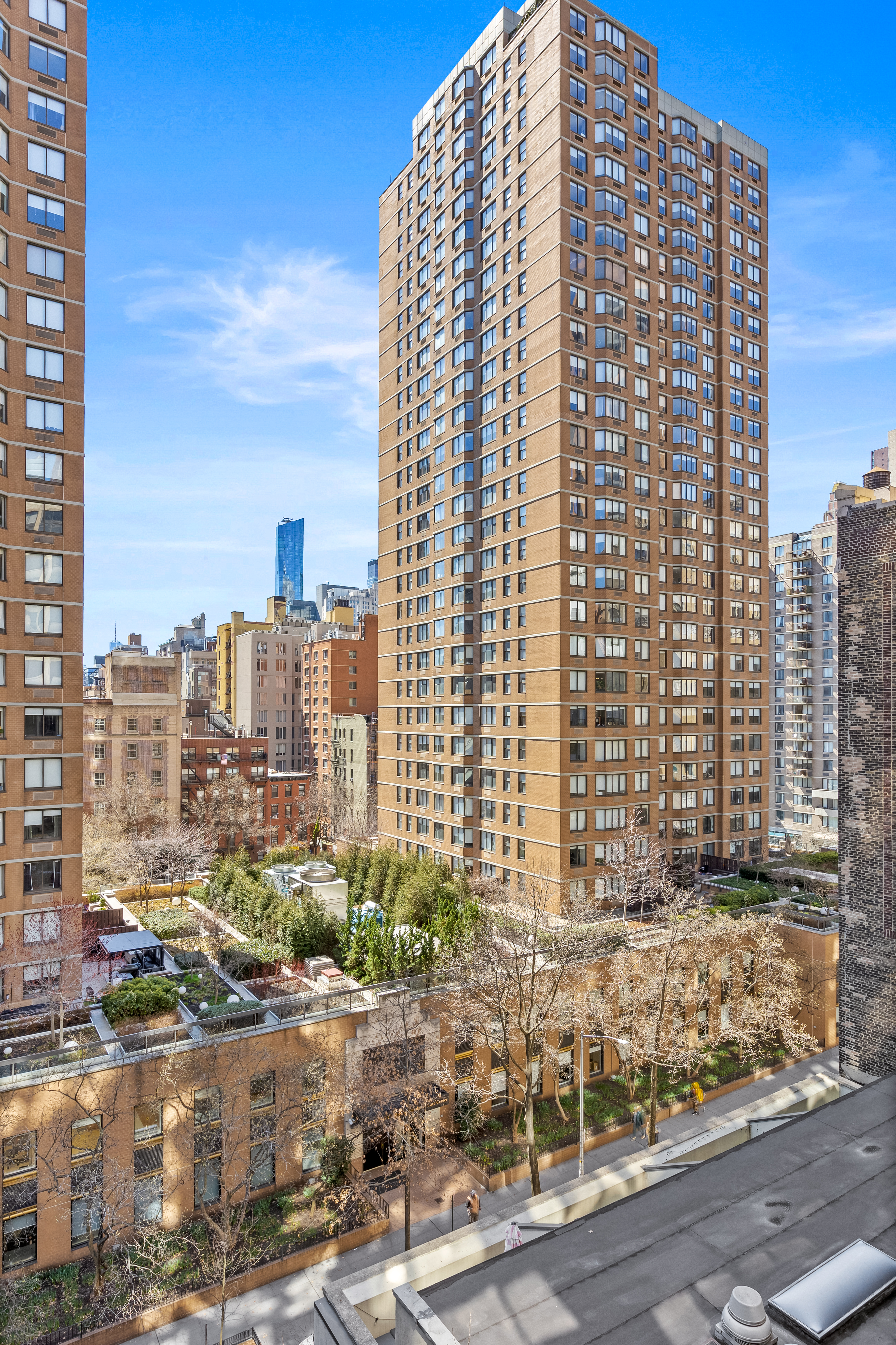 157 East 32nd Street, Unit 8A Manhattan, NY 10016 - Photo 12 of 16 a view of a city with tall buildings