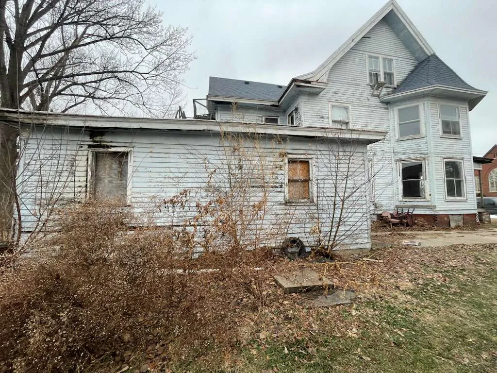 $60,000 | 203 East Washington Street, Avon, IL 61415