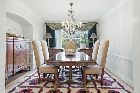 $875,000 | 10 Brooklands, Unit 1H, Bronxville, NY 10708