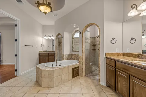 $725,000 | 211 Pack Saddle Trail, Weatherford, TX 76088