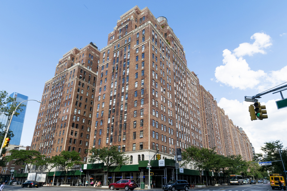 465 West 23rd Street, Unit 2G Manhattan, NY 10011 - Photo 10 of 11 a view of a building