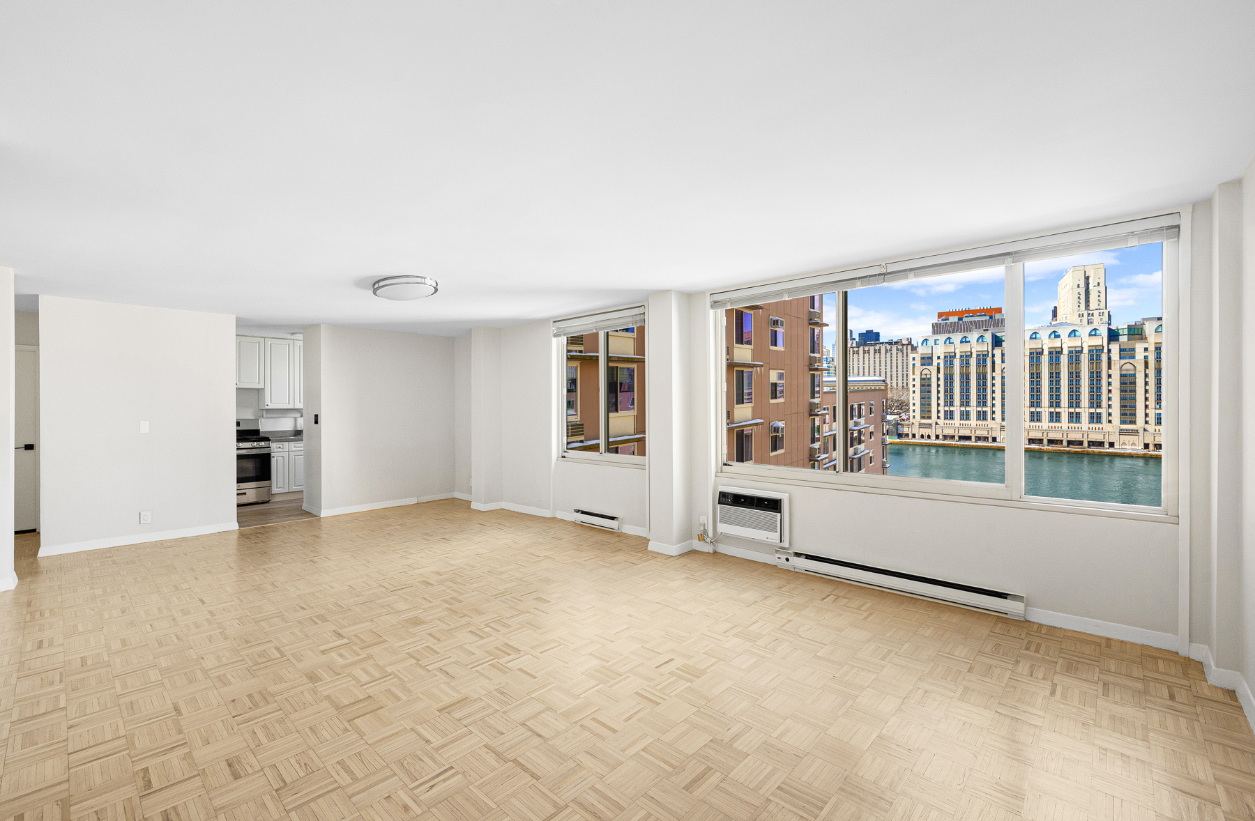 555 Main Street, Unit 1315 Manhattan, NY 10044 - Photo 2 of 16