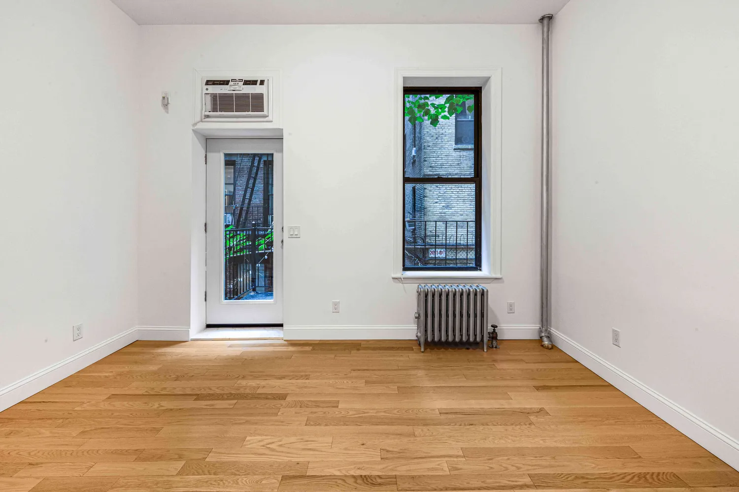 $4,195 | 304 East 11th Street, Unit 1C | East Village