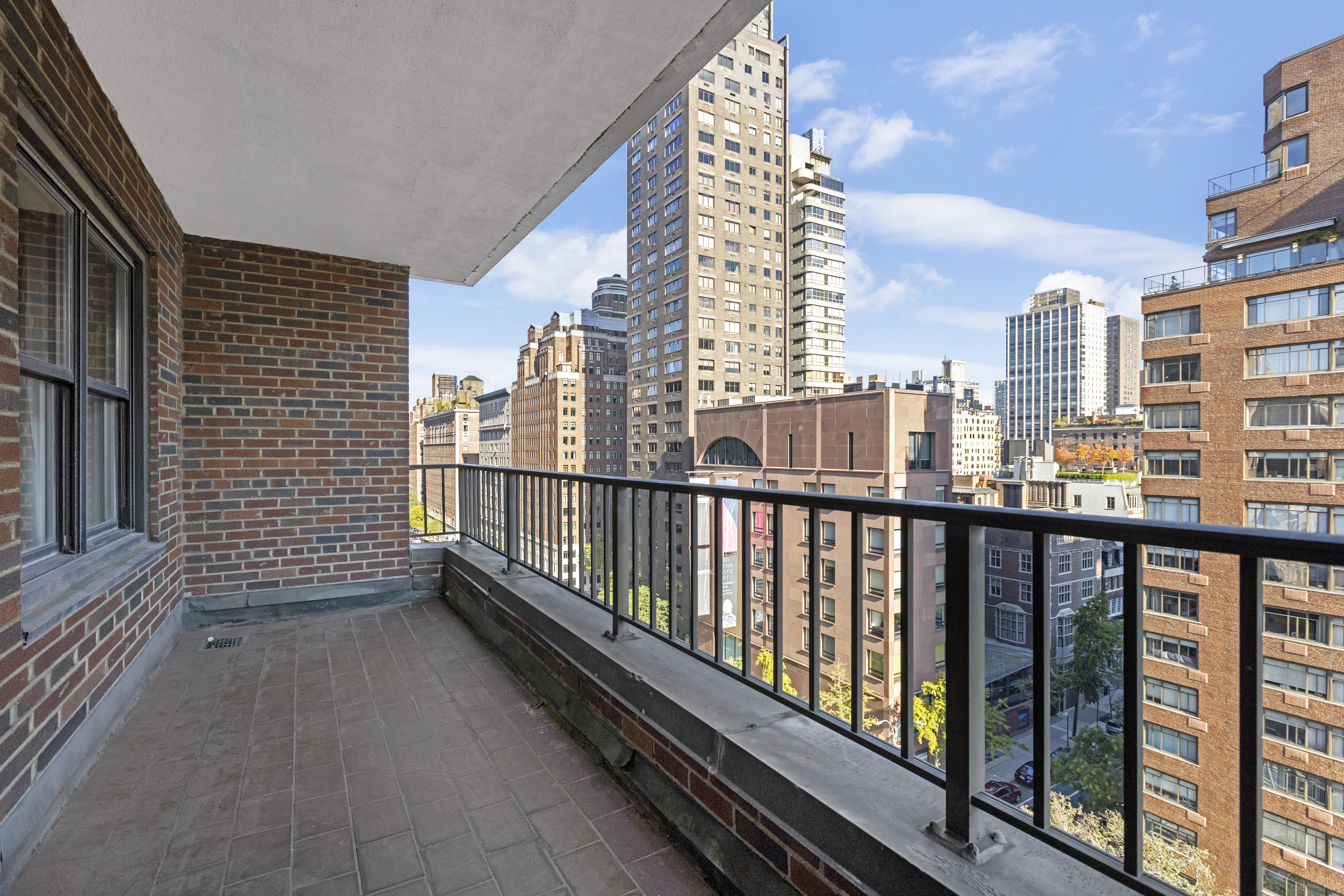 710 Park Avenue, Unit 11A Manhattan, NY 10021 - Photo 12 of 14