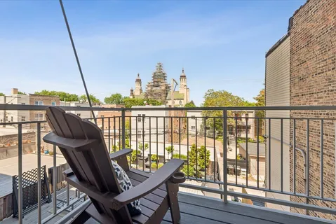 $715,000 | 2242 West Chicago Avenue, Unit 301, Chicago, IL 60622