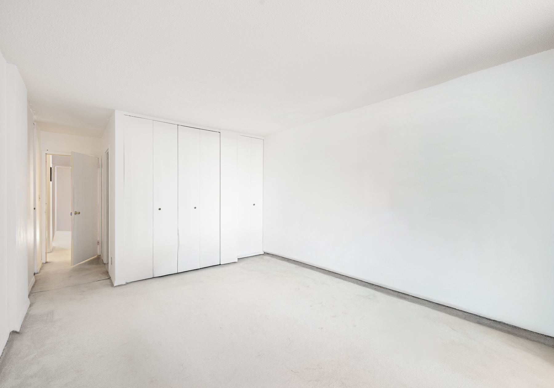 555 Main Street, Unit 512 Manhattan, NY 10044 - Photo 6 of 18 a view of small space