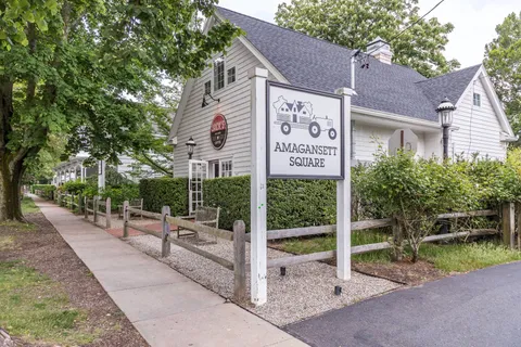 $3,850,000 | 44 Cliff Road, Amagansett, NY 11930