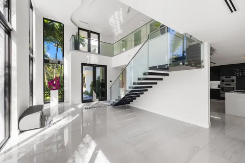 $4,950,000 | 3770 Kumquat Avenue, Miami, FL 33133
