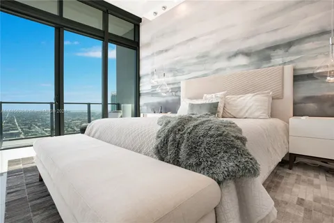 $5,799,900 | 88 Southwest 7th Street, Unit PH4303, Miami, FL 33130