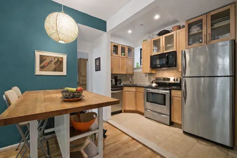$875,000 | 338 Prospect Place, Unit 1B | Prospect Heights