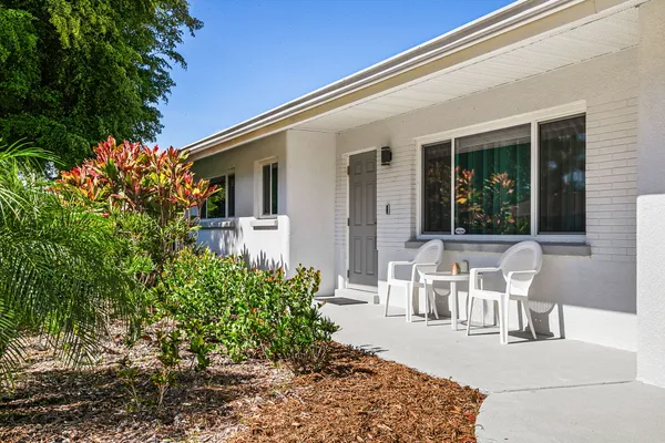 $850,000 | 2747 Jefferson Circle, Sarasota, FL 34239
