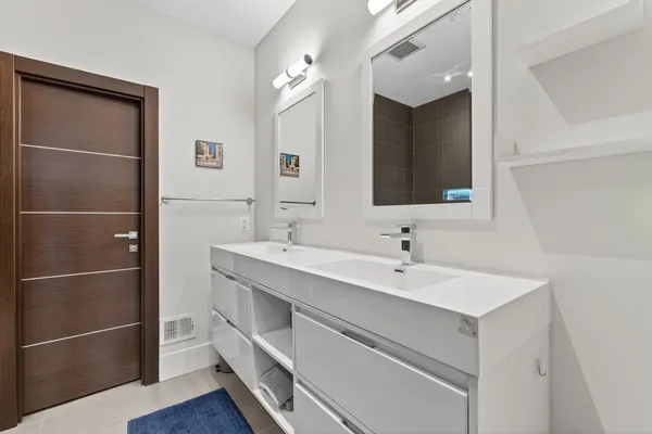 $839,700 | 1711 D Street Southeast, Unit 2, Washington, DC 20003