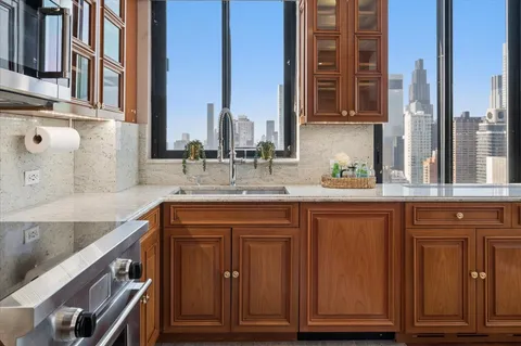 $3,350,000 | 304 East 65th Street, Unit PHB/D | Lenox Hill