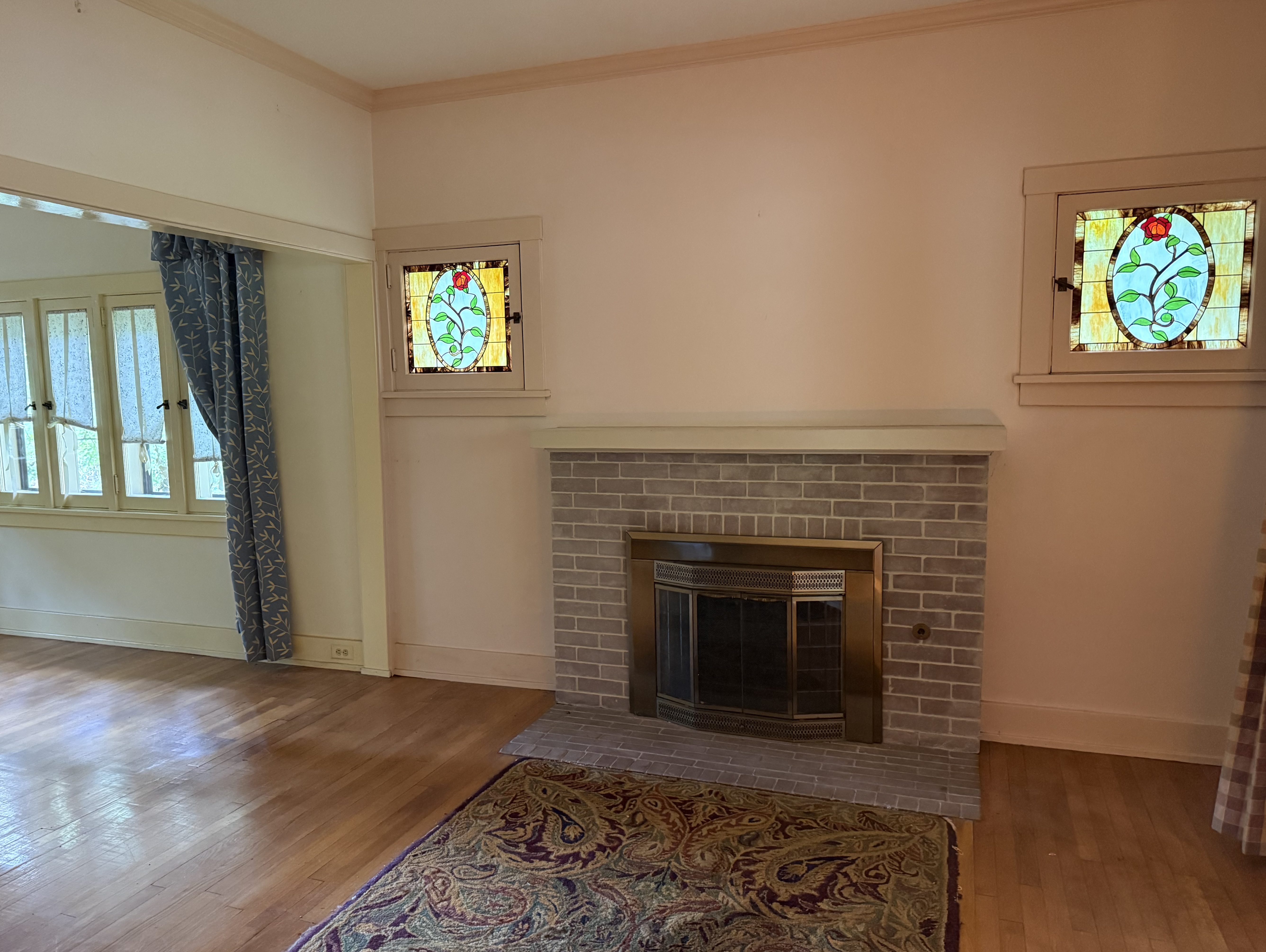 206 Woodside Road Pittsburgh, PA 15221 - Photo 1 of 8 Gallery Image 1