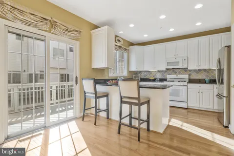 $925,000 | 8847 Ashgrove House Lane, Vienna, VA 22182