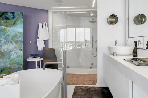 $2,295,000 | 10 Venetian Way, Unit 904, Miami Beach, FL 33139