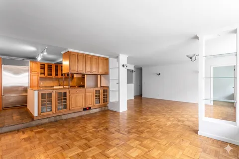$1,230,000 | 201 East 25th Street, Unit 2FG | Kips Bay