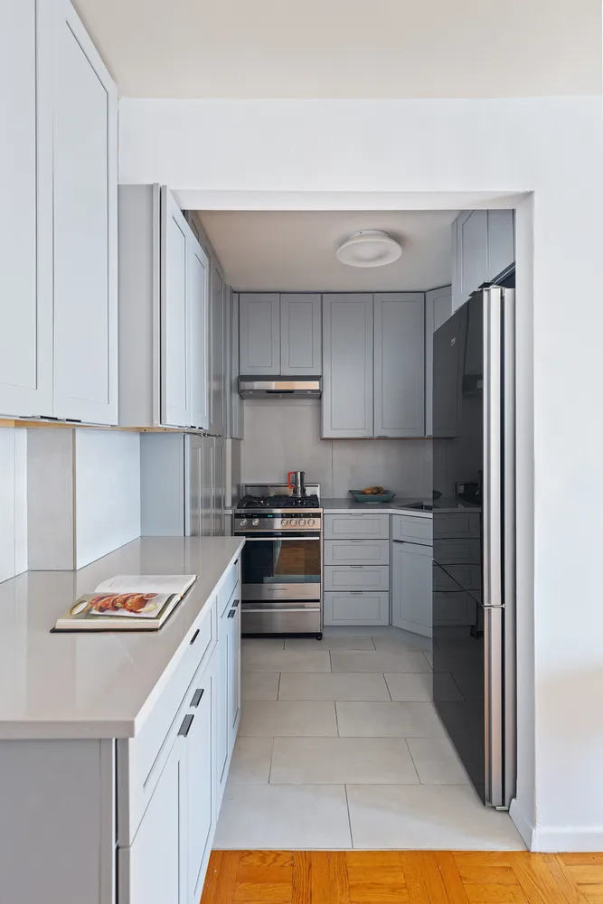 $520,000 | 245 East 24th Street, Unit 12F | Kips Bay