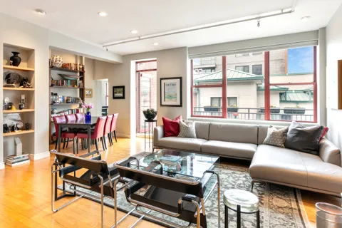 $1,895,000 | 60 Tiffany Place, Unit 3C | Columbia Street Waterfront