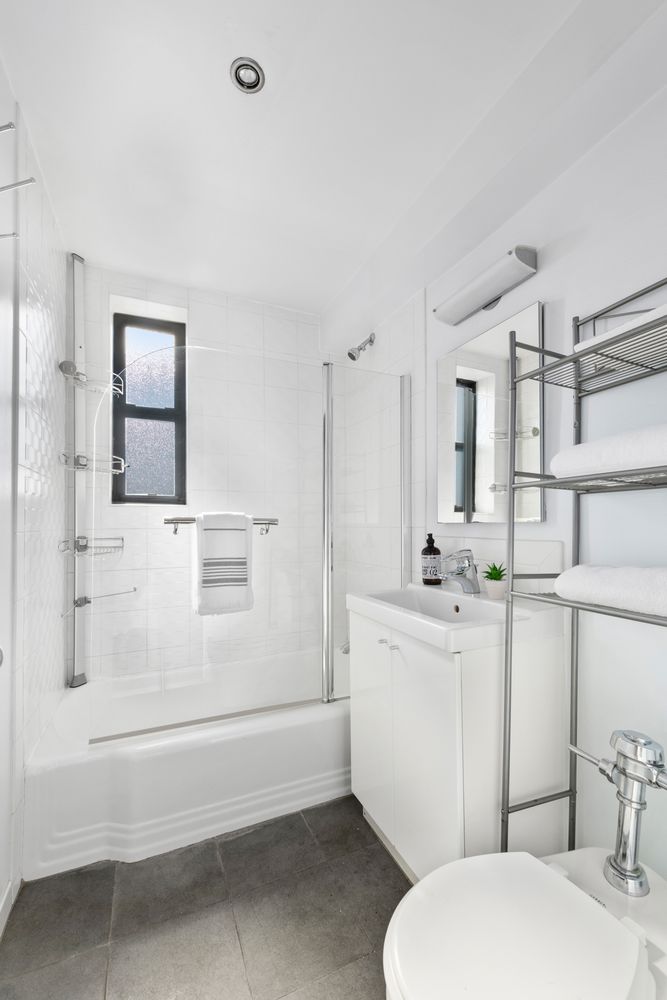 $315,000 | 3840 Greystone Avenue, Unit 2Q | Fieldston