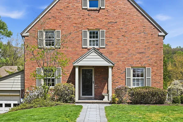 $1,200,000 | 411 Osborne Lane, Sewickley, PA 15143