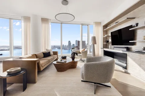 $6,695,000 | 50 West Street, Unit 37C | Financial District