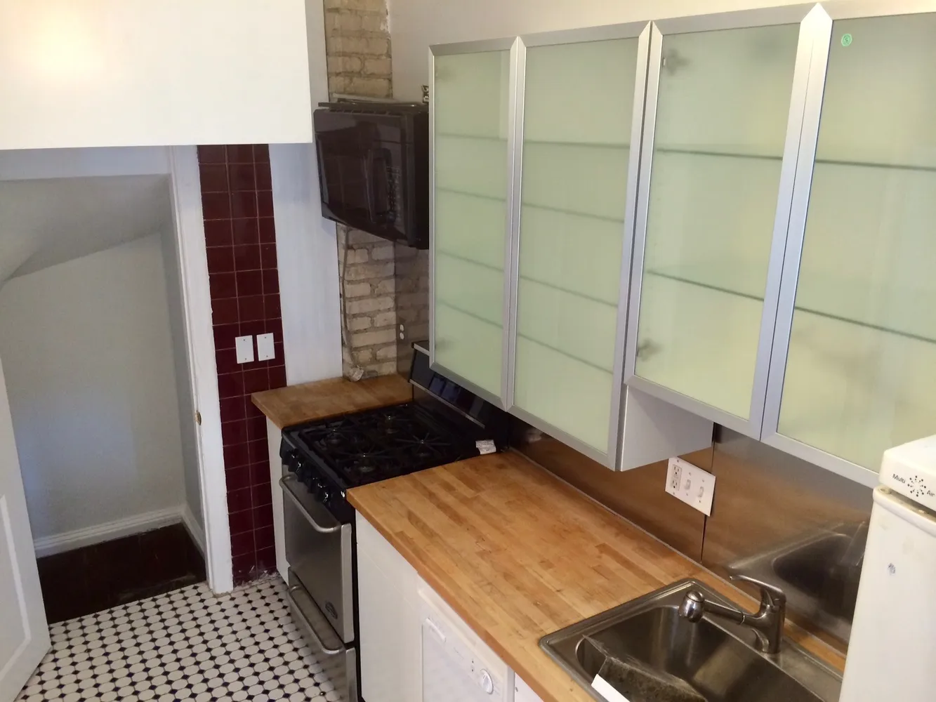 a view of livingroom with hardwood floor and window