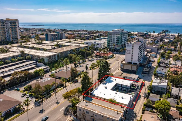$818,000 | 445 Washington Boulevard, Unit 10, Marina del Rey, CA 90292