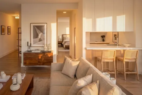 $1,385,000 | 200-210 East 65th Street, Unit 11D | Lenox Hill