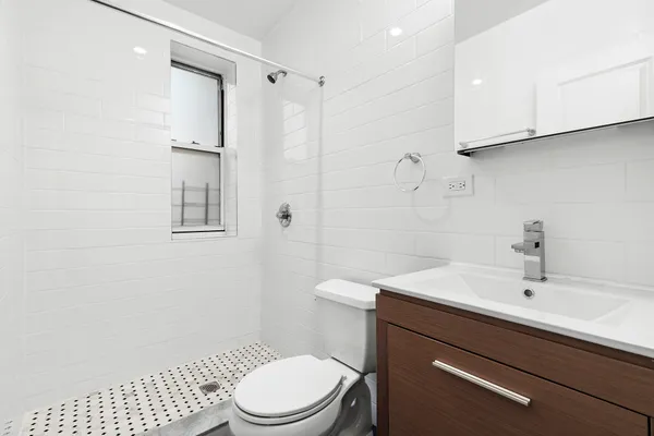 $2,750 | 156-08 Riverside Drive West, Unit 4A | Washington Heights