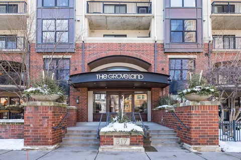 $255,000 | 317 Groveland Avenue, Unit 420, Minneapolis, MN 55403