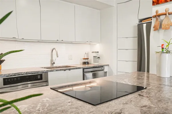 $349,000 | 1020 15th Street, Unit 32L, Denver, CO 80202