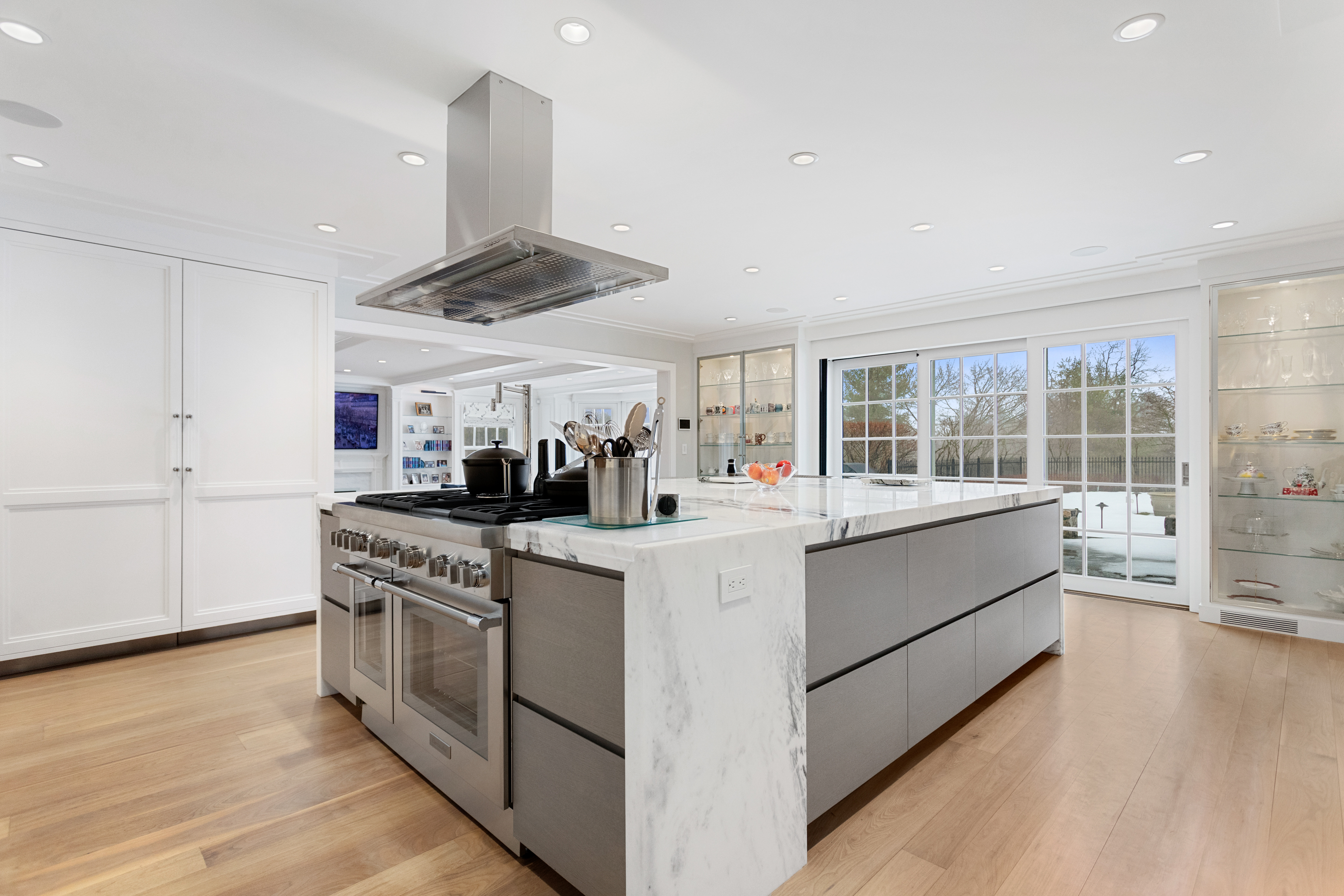 19 Hawkwood Lane Greenwich, CT 06830 - Photo 7 of 33