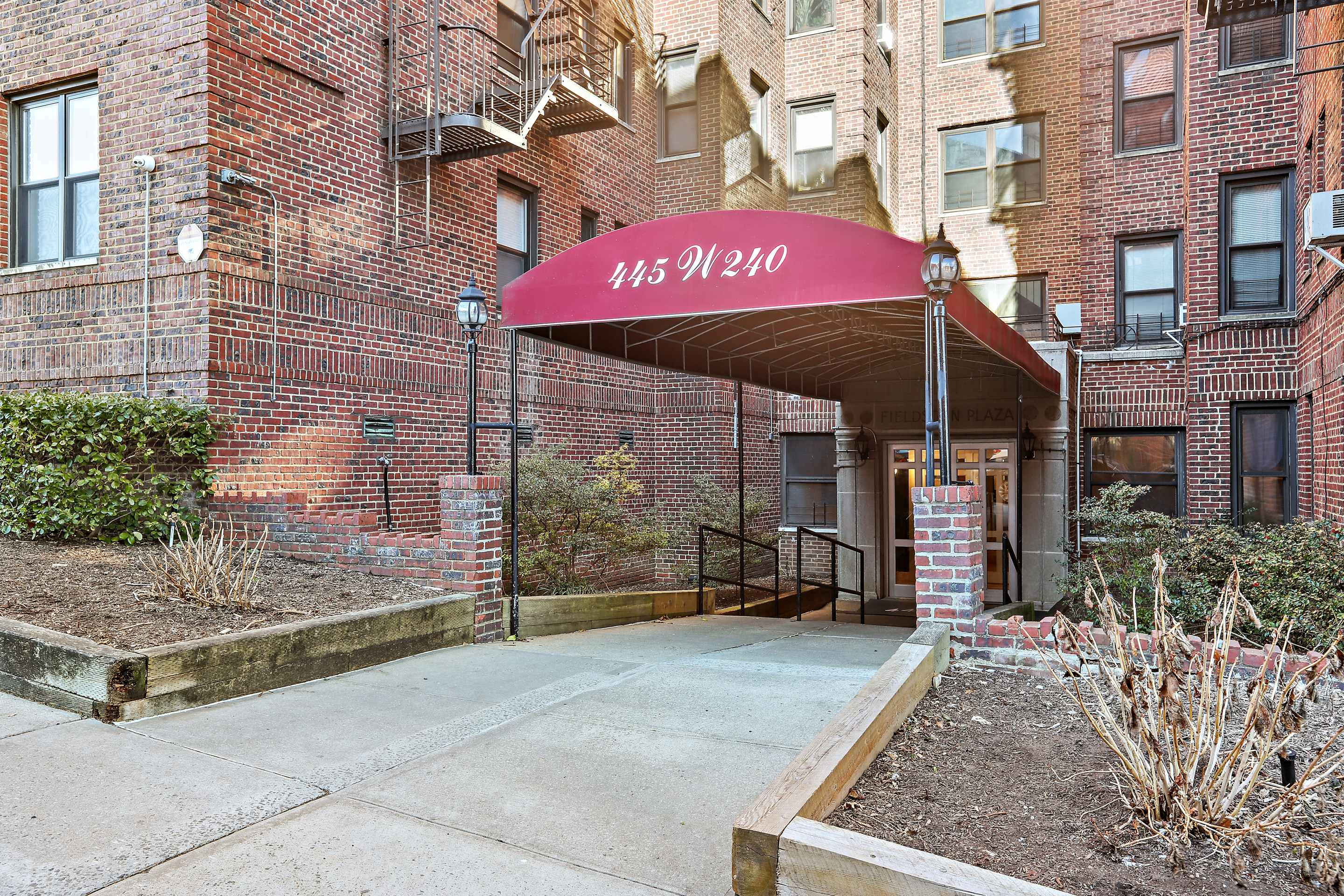 445 West 240th Street, Unit 3A Bronx, NY 10463 - Photo 34 of 36 Gallery Image 34