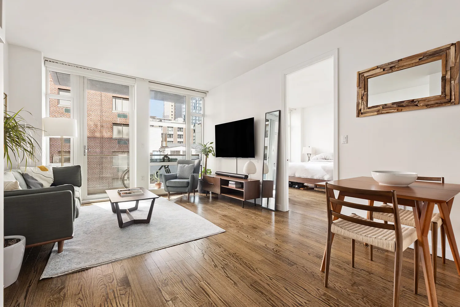 $2,350,000 | 133 West 22nd Street, Unit 8G | Chelsea