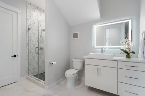 a close view of sink and tap