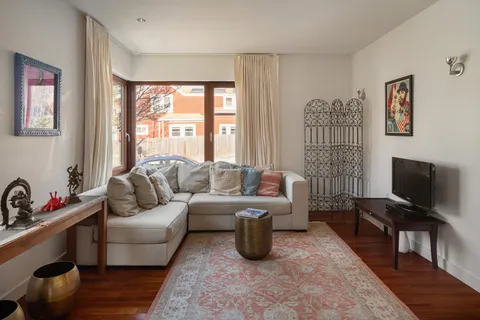 $4,000,000 | 10 Newell Street, Cambridge, MA 02140