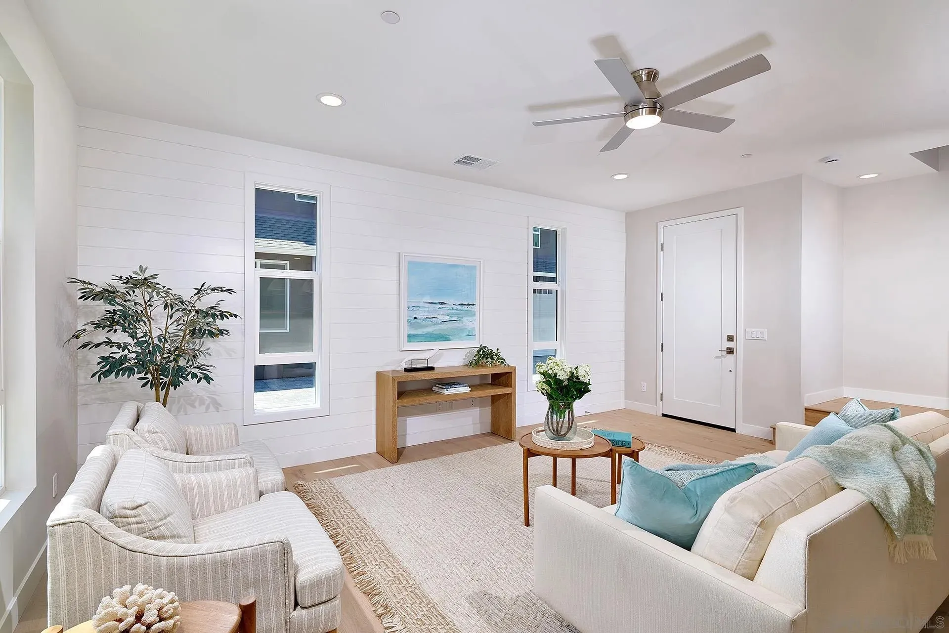 567 North Vulcan Avenue Encinitas, CA 92024 - Photo 6 of 49