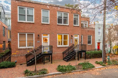 $825,000 | 2516 Q Street Northwest, Unit E201, Washington, DC 20007