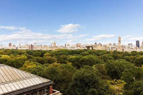 $3,475,000 | 25 Central Park West, Unit 14R | Upper West Side