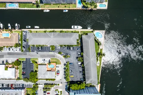 $389,000 | 2881 Northeast 32nd Street, Unit 220, Fort Lauderdale, FL 33306