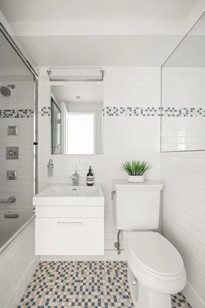 $3,490,000 | 69 West 9th Street, Unit 2B | Greenwich Village