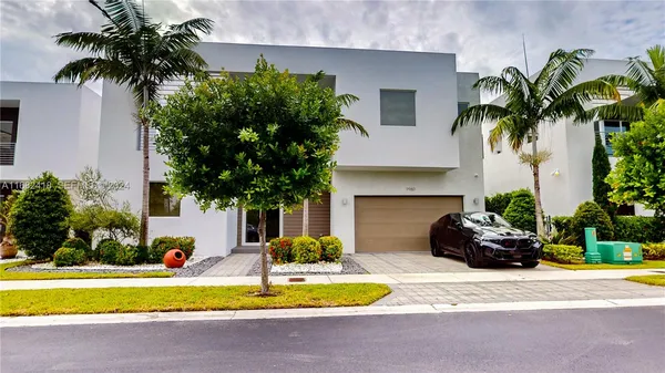 $1,600,000 | 9980 Northwest 74th Terrace, Doral, FL 33178