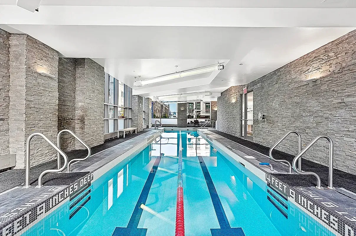 $899,000 | 10 West End Avenue, Unit 4/J | Upper West Side